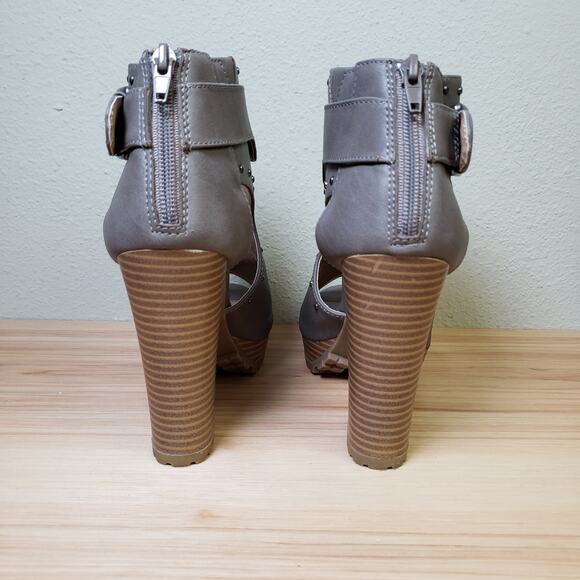 Report Women's Size 8.5 Open Toe Platform Stack Heels Taupe Studded‎ Bohemian - Picture 6 of 11